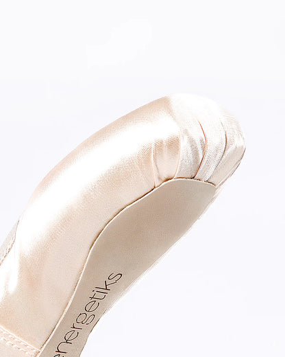Emilia Pointe Shoe | Flexible Medium Shank