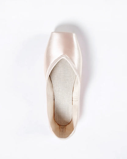 Melody Pointe Shoe | Flexible Medium Shank