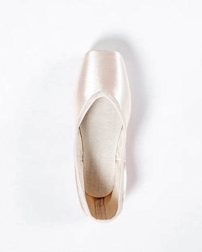 Stella Pointe Shoe | Flexible Soft Shank