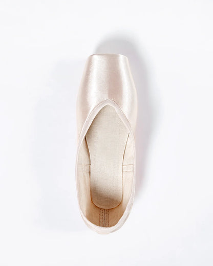 Thea Pointe Shoe | Flexible Medium Shank