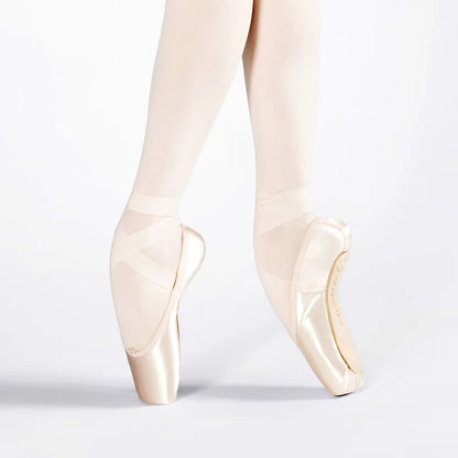 Lucelle Pointe Shoe | Flexible Soft Shank